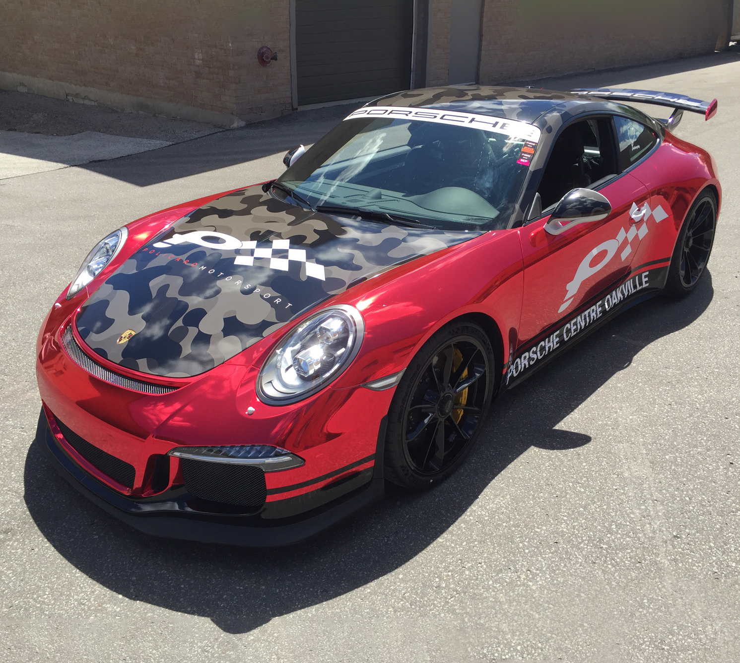 race-car-wrap-services-Policaro-Porsche